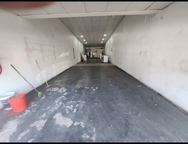 227M² BUSINESS FOR SALE IN CLAIRWOOD